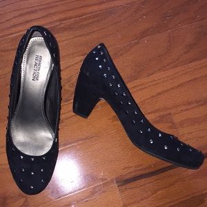 Black Studded Suede Pumps Rounded Toe 9M Reaction